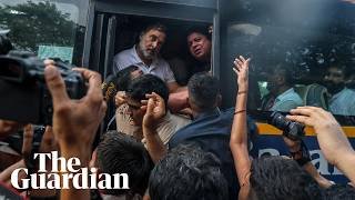 Rahul Gandhi detained and pulled on to bus after calling for PM Modi to resign
