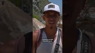 Venezuelans dig through earthquake debris for scrap