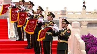 PLA trumpeters sound Martyrs' Day call at ceremony