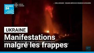 Manifestations à Kiev malgré de puissantes explosions suite à des attaques russes • FRANCE 24