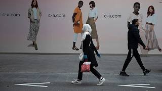 Cost of pay gap in the EU: Women earn €3,900 less than men a year