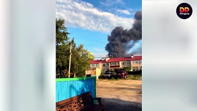 Drones atacaron las regiones de Ulyanovsk y Baskortostán en Rusia; se desató un incendio de gran magnitud