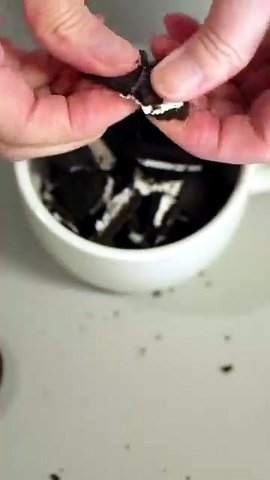 2 Ingredients Oreo Mug Cake #oreo #oreocake #mugcakes #2ingredients #2ingredientsrecipe #calming #satisfying