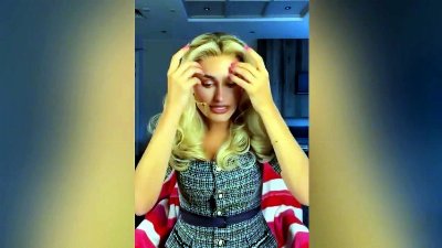 Amber Davies slams 'selfish' theatregoer and has them thrown out mid-way through Legally Blonde