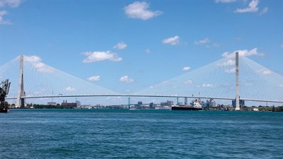 US-Canada Bridge Fuels Political Row