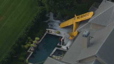 Pilot crashes small plane on top of Texas house as homeowners sleep inside