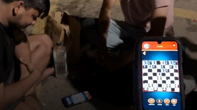 Chess, Ludo And A Long Wait At Jantar Mantar