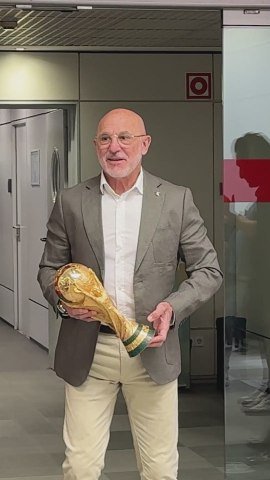 Luis de la Fuente visita el DIARIO AS tras ser CAMPEÓN del MUNDO
