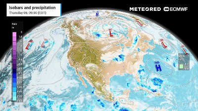 Triple-digit heat, flooding storms and wildfire smoke: The U.S. faces multiple weather threats this weekend